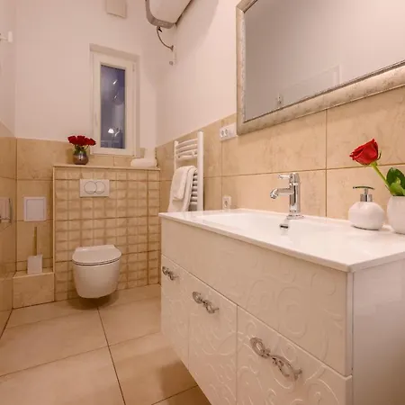 Konukevi Summer Breeze Luxury 4*