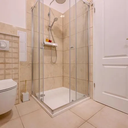 Summer Breeze Luxury Guest house