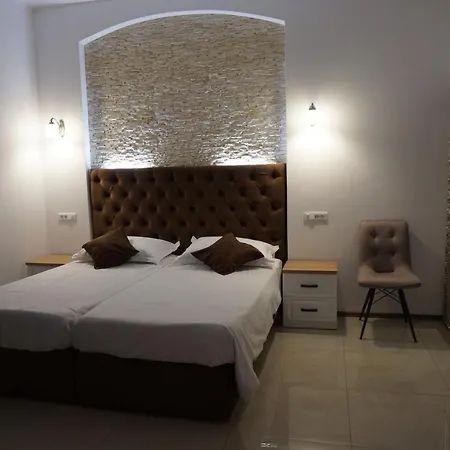 Summer Breeze Luxury 招待所 4*