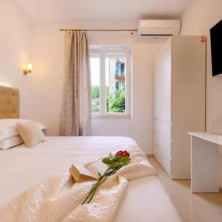 Summer Breeze Luxury Pensión